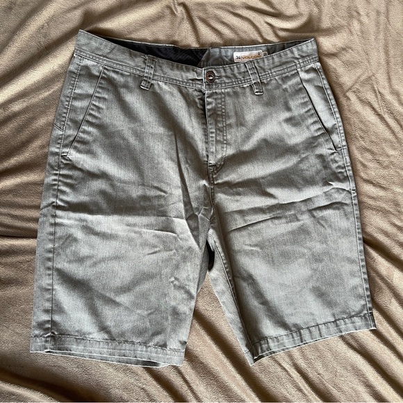 Volcom Men’s Gray Shorts - Picture 3 of 9